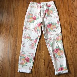 Patterned high waisted jeans